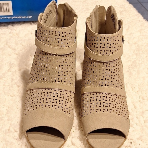 easy street Shoes - Womens Easy Street zipper open toe NWT open toe ankle boots 10W